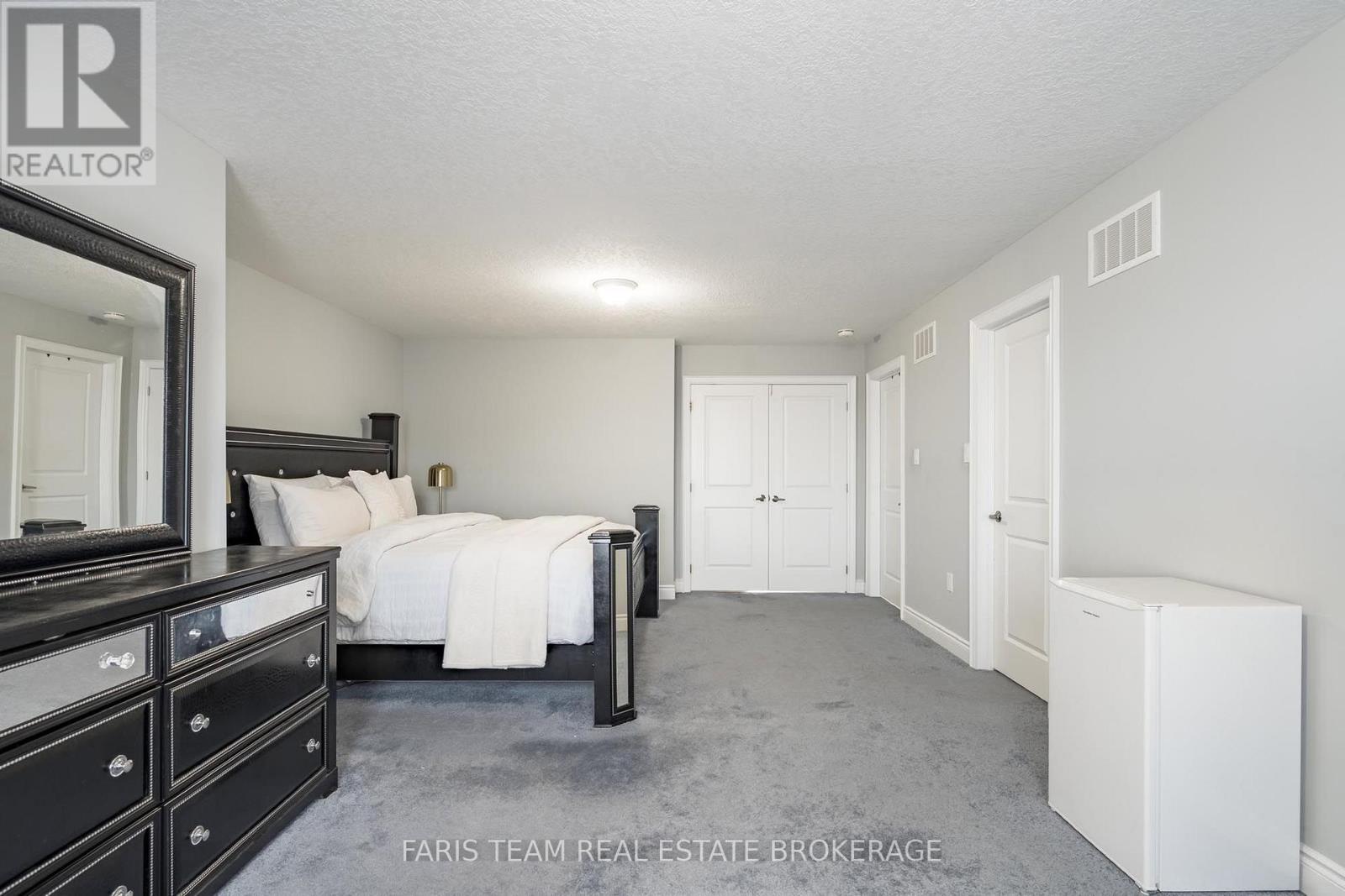 236 Eighth Avenue, New Tecumseth, ON