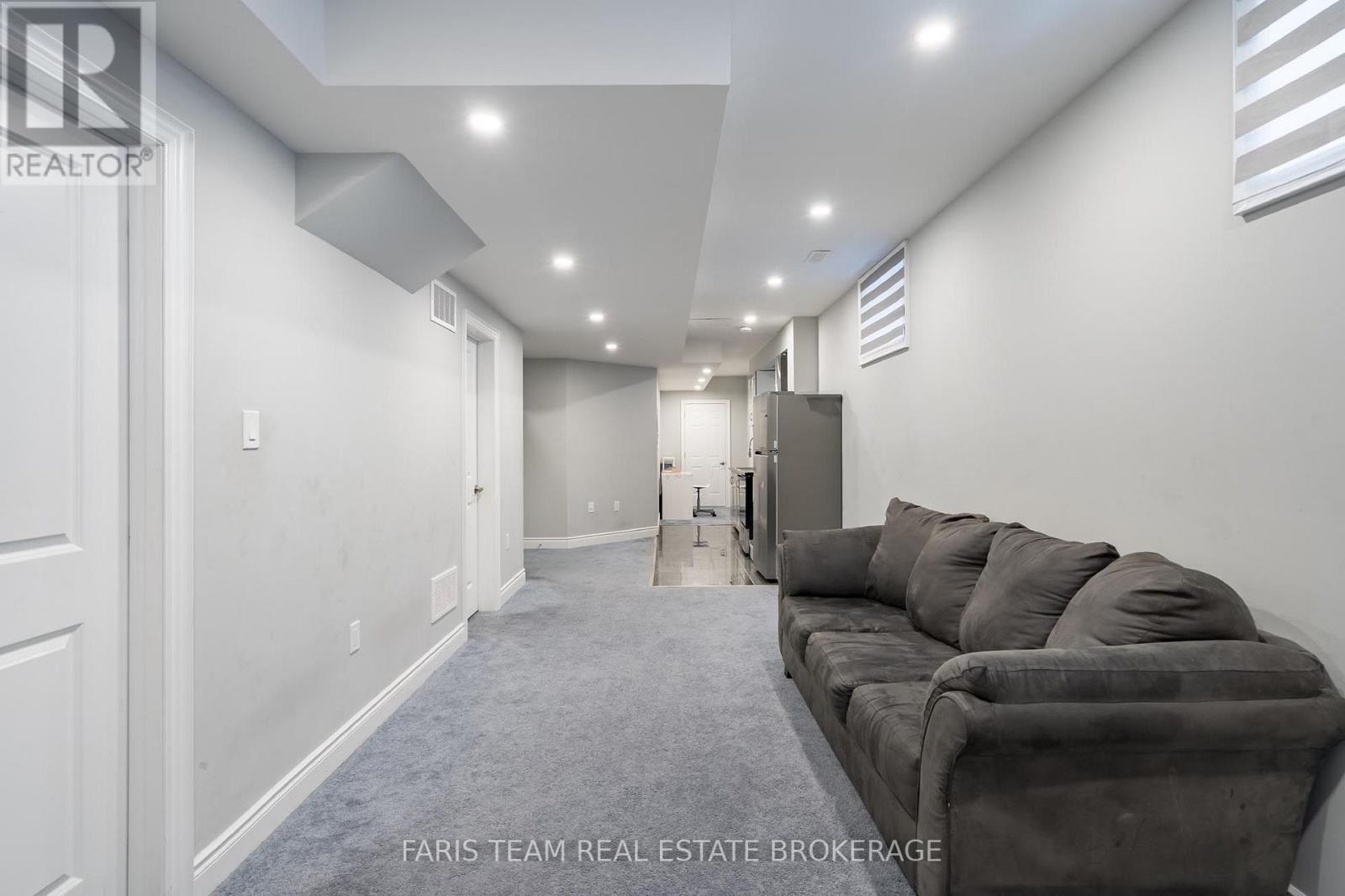 236 Eighth Avenue, New Tecumseth, ON