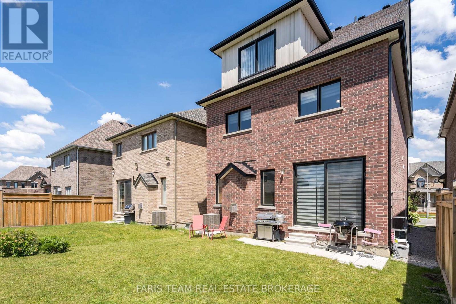 236 Eighth Avenue, New Tecumseth, ON