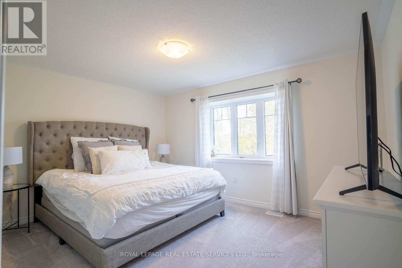 84 Barkerville Drive, Whitby, ON