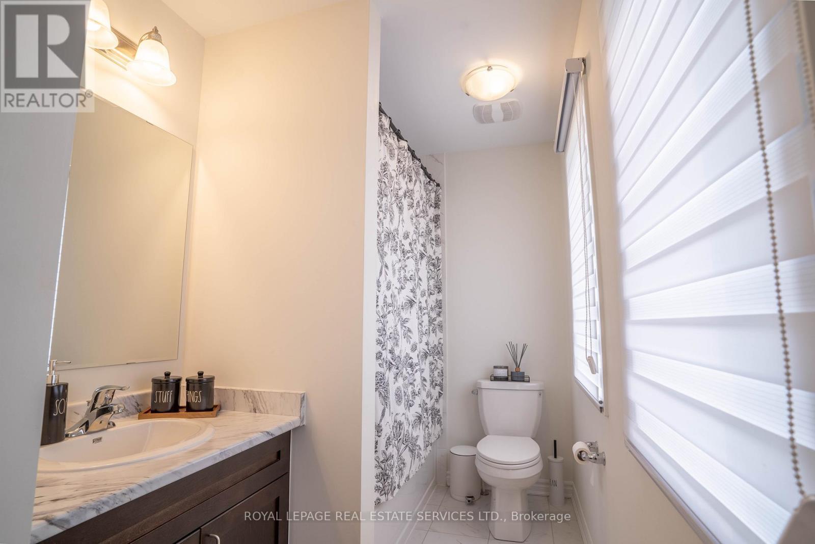 84 Barkerville Drive, Whitby, ON