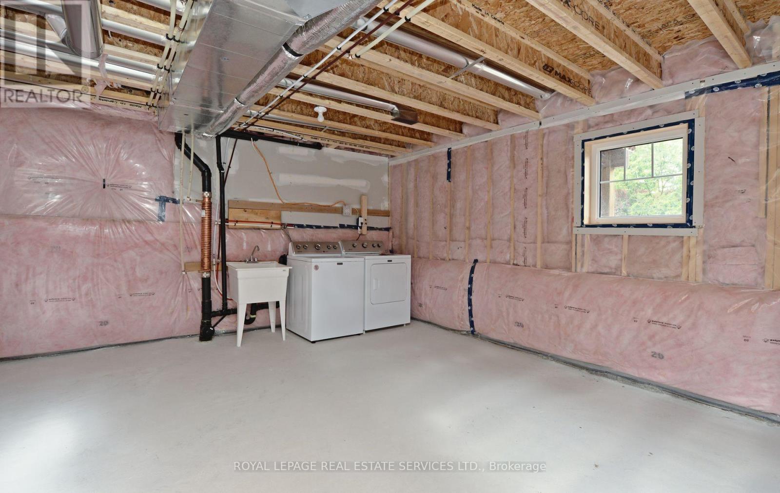 84 Barkerville Drive, Whitby, ON