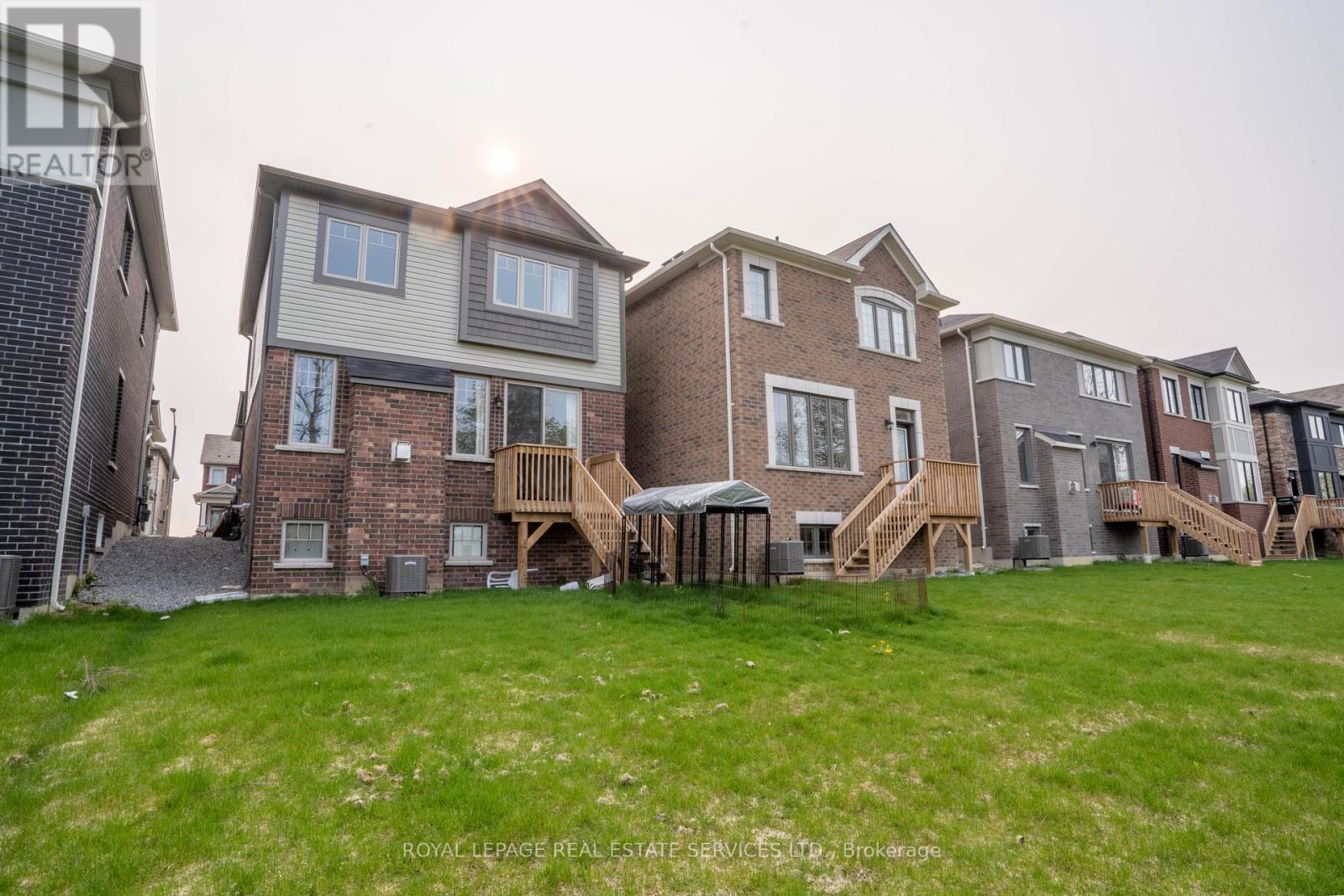 84 Barkerville Drive, Whitby, ON