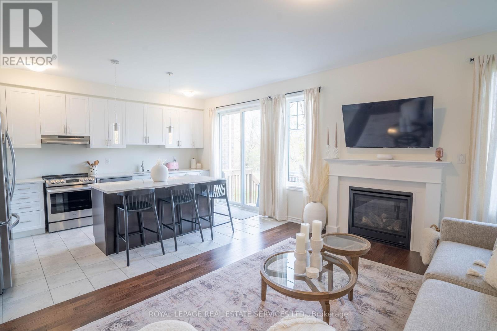 84 Barkerville Drive, Whitby, ON
