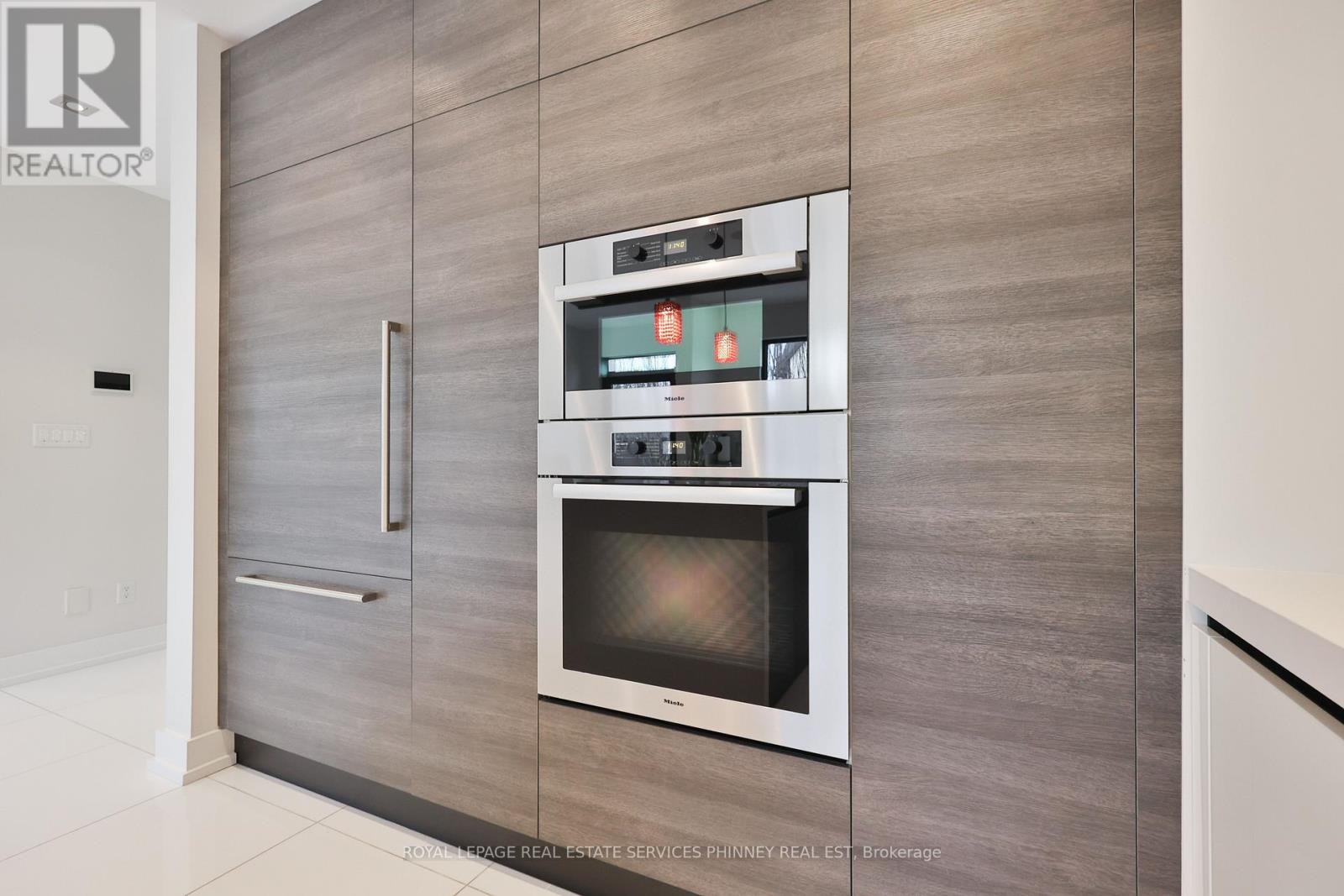 647 Montbeck Crescent, Mississauga, ON