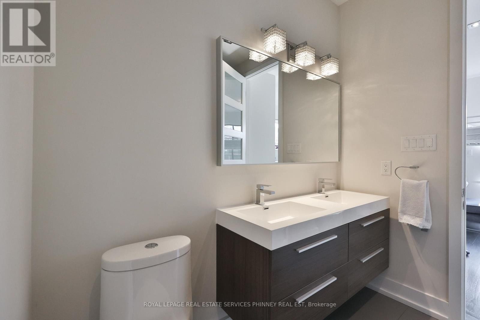 647 Montbeck Crescent, Mississauga, ON