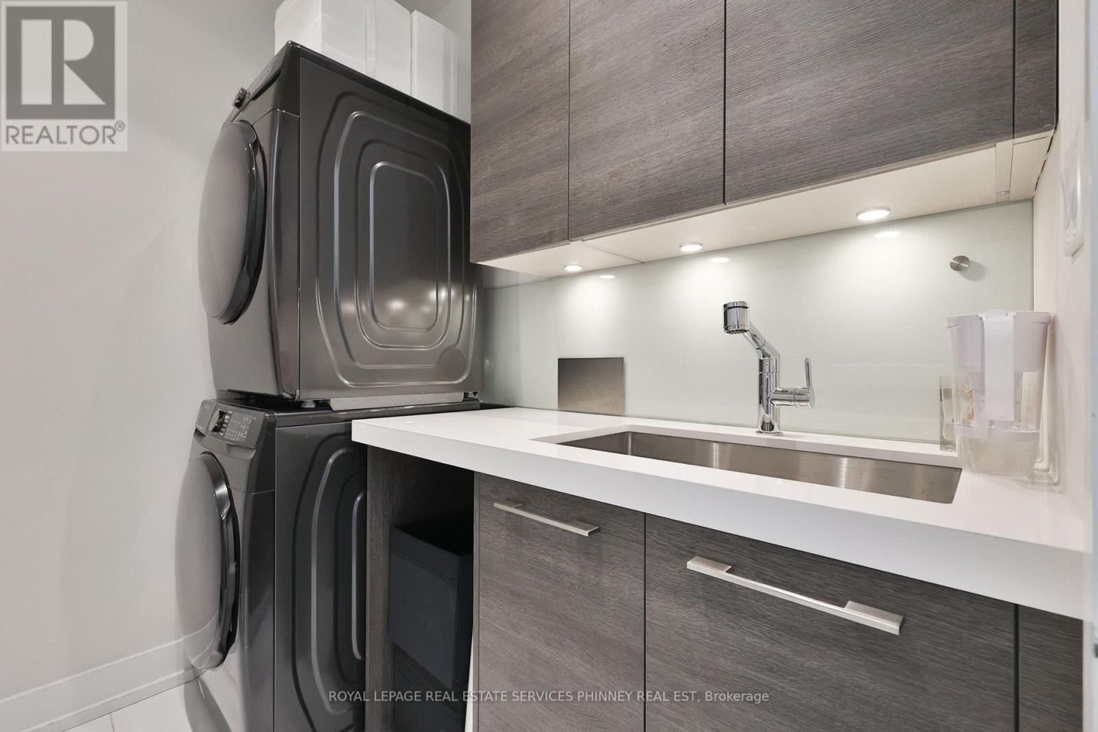 647 Montbeck Crescent, Mississauga, ON