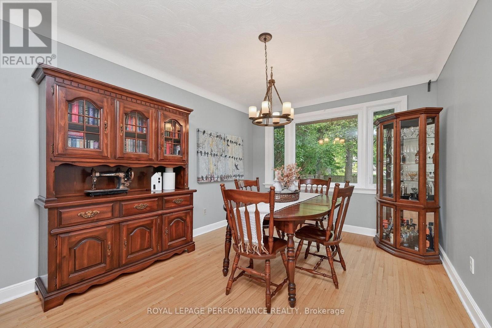 140 Begonia Avenue, Ottawa, ON