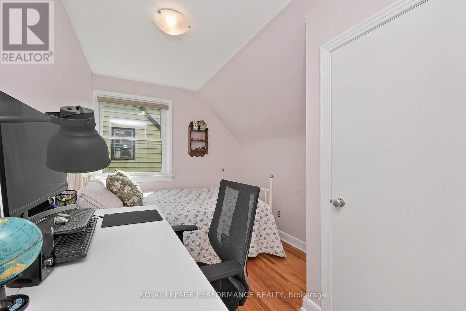Third bedroom - 140 Begonia Avenue, Ottawa, ON