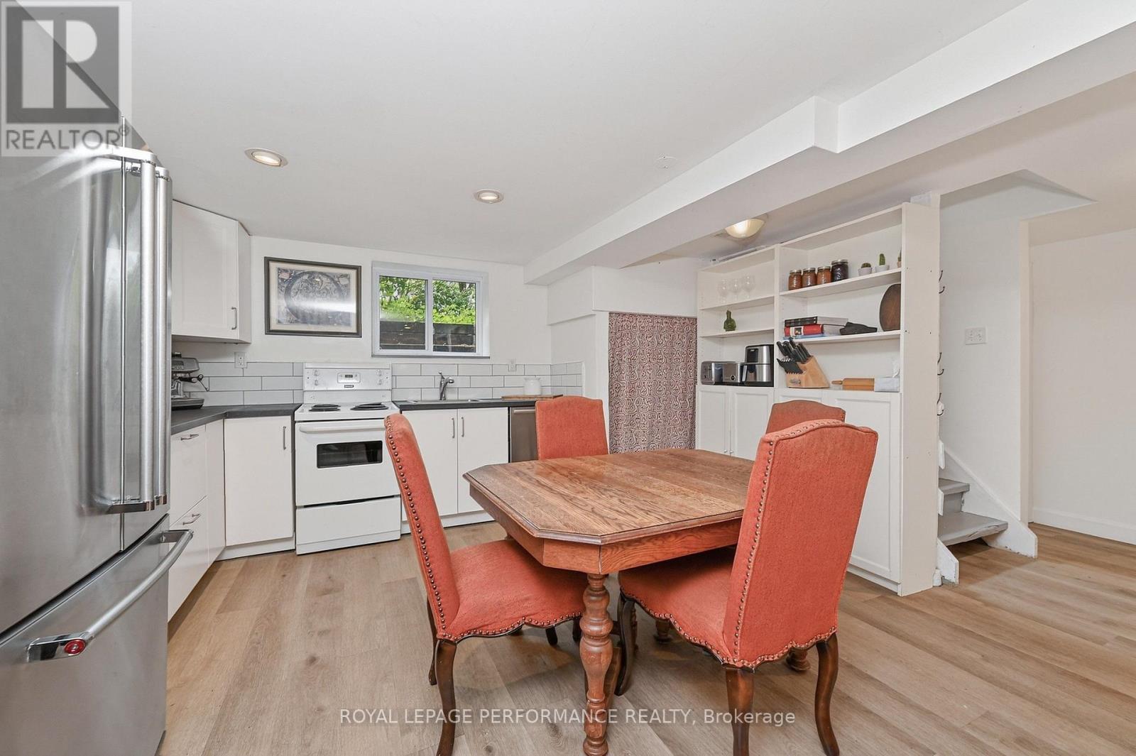 Lower level dining space - 140 Begonia Avenue, Ottawa, ON