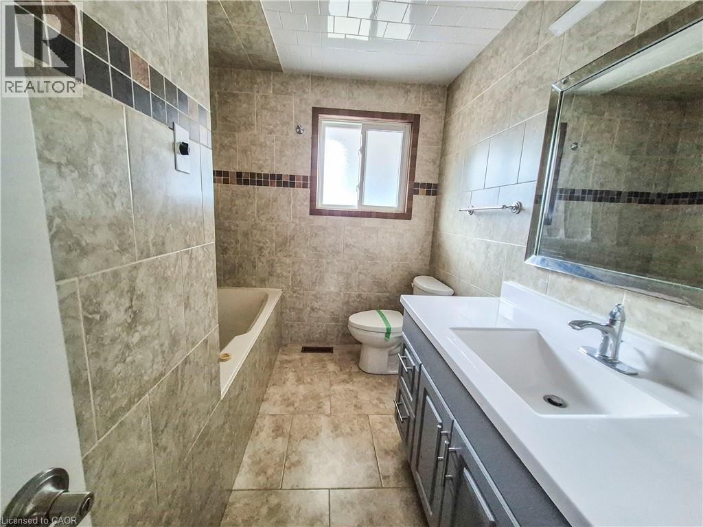 154 Appalachian Crescent, Kitchener, ON - Indoor Photo Showing Bathroom