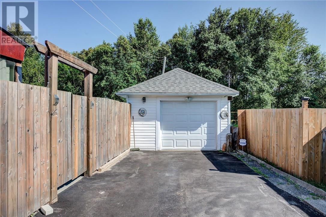 64 Desjardins, Garson, ON - Outdoor