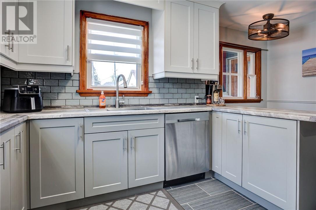 64 Desjardins, Garson, ON - Indoor Photo Showing Kitchen