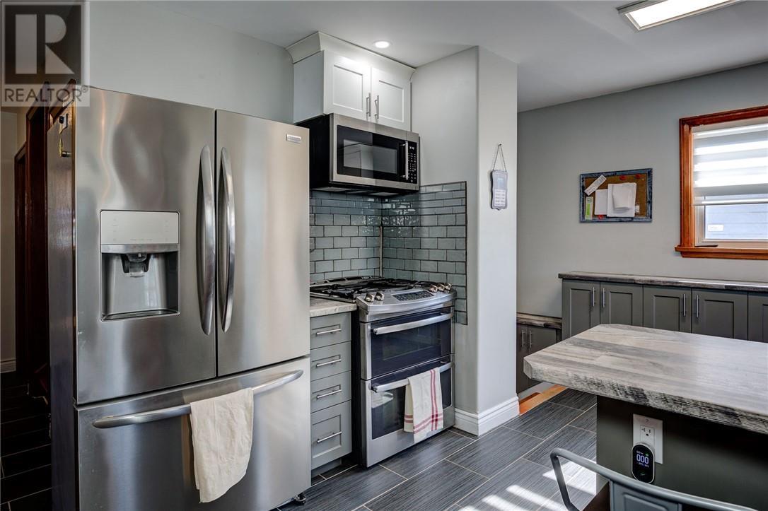 64 Desjardins, Garson, ON - Indoor Photo Showing Kitchen