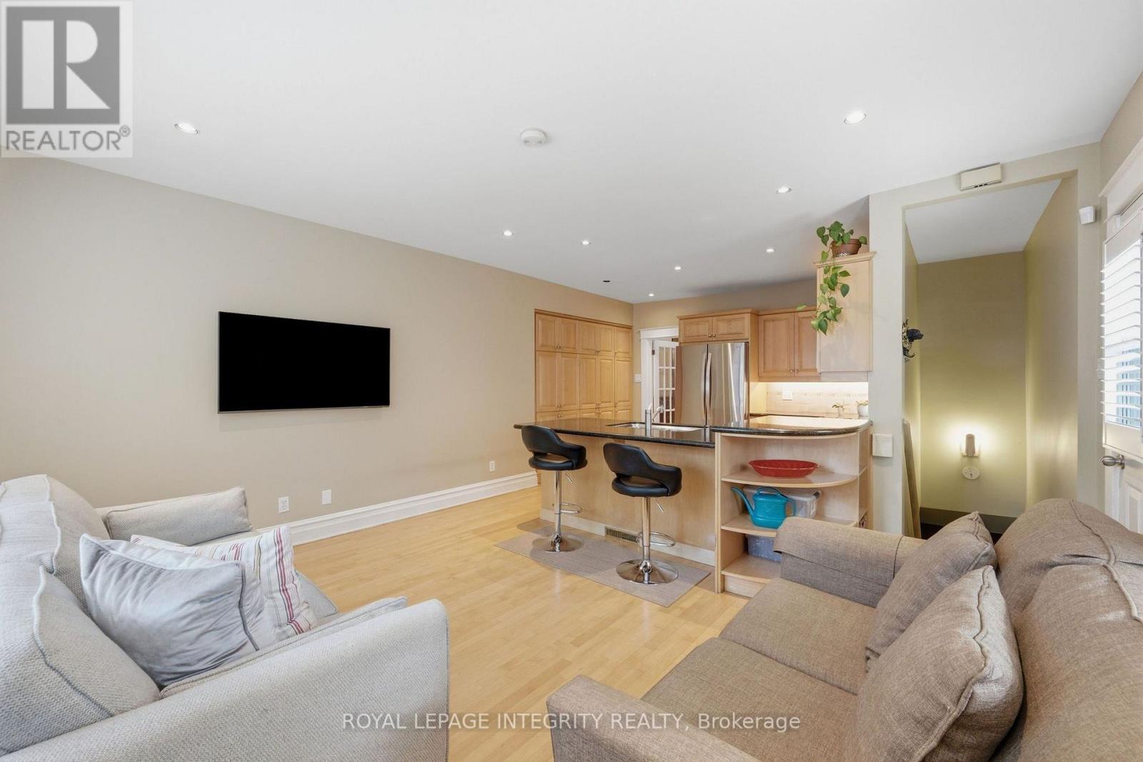 159 Hawthorne Avenue, Ottawa, ON