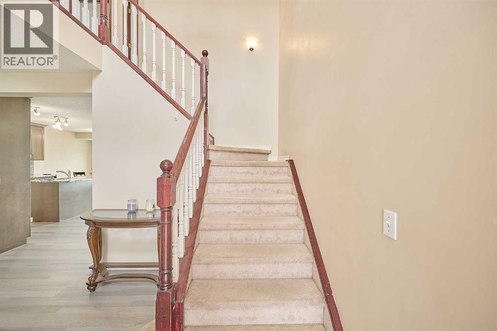 117 Douglas Ridge Circle Se, Calgary, AB