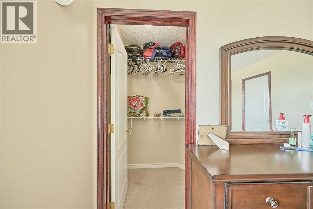 117 Douglas Ridge Circle Se, Calgary, AB