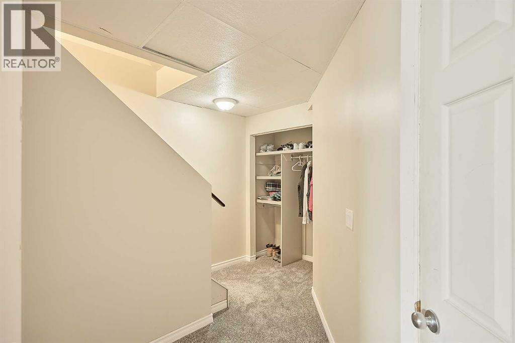 117 Douglas Ridge Circle Se, Calgary, AB