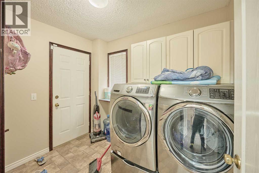 117 Douglas Ridge Circle Se, Calgary, AB