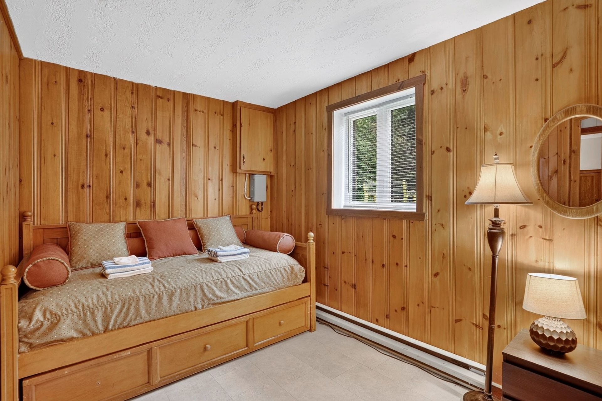 Bedroom - 1130 Ch. De La Montagne, Sainte-Agathe-Des-Monts, QC - Indoor Photo Showing Bedroom
