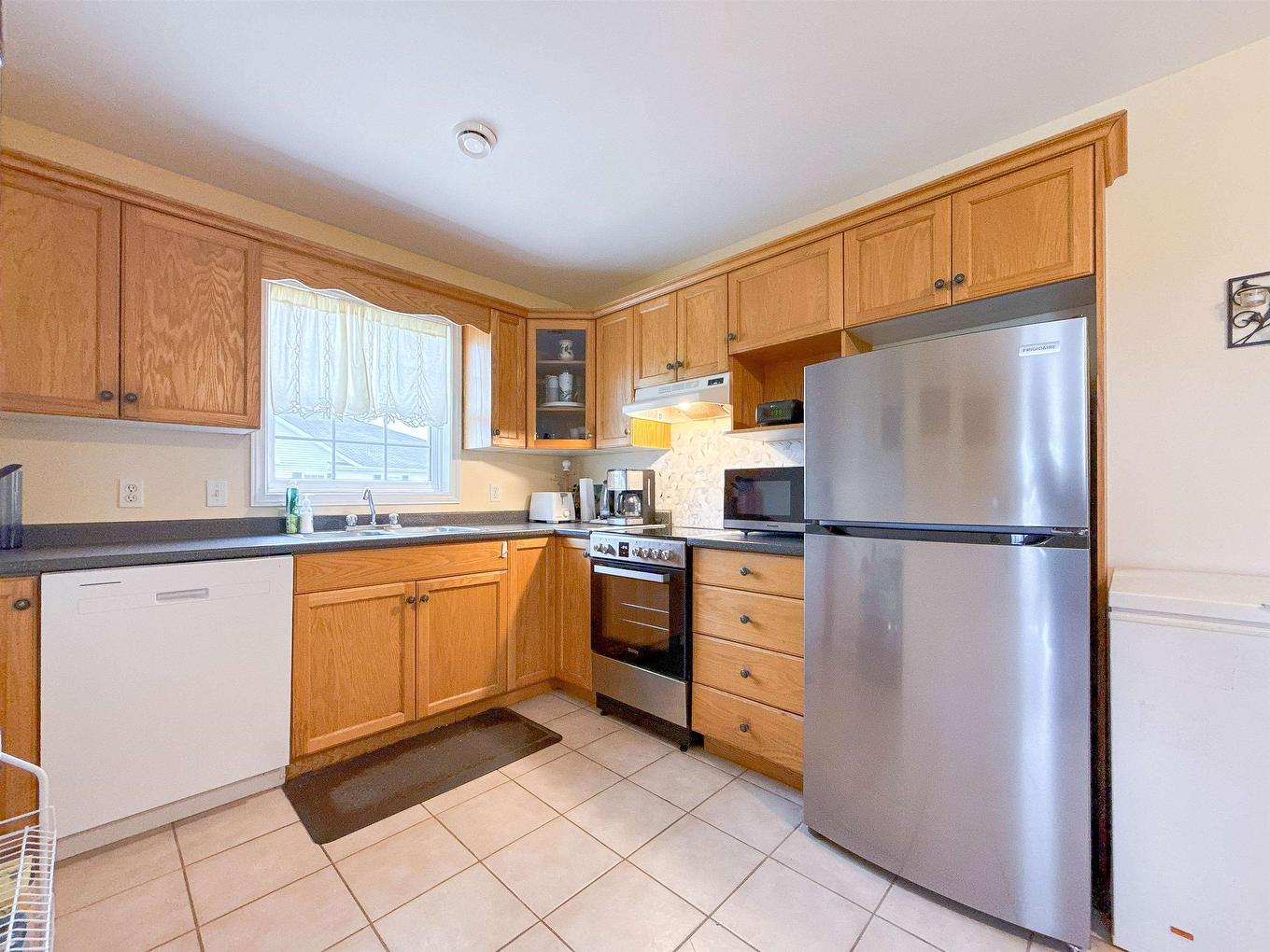 18 33 Glen Stewart Drive, Stratford, PE