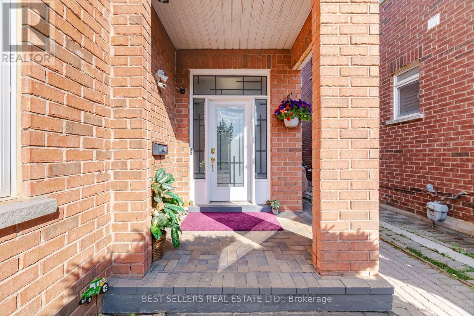 3252 Sunlight Street, Mississauga, ON