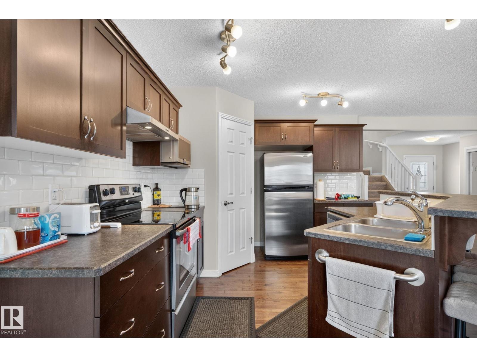 7858 170A Av Nw, Edmonton, AB