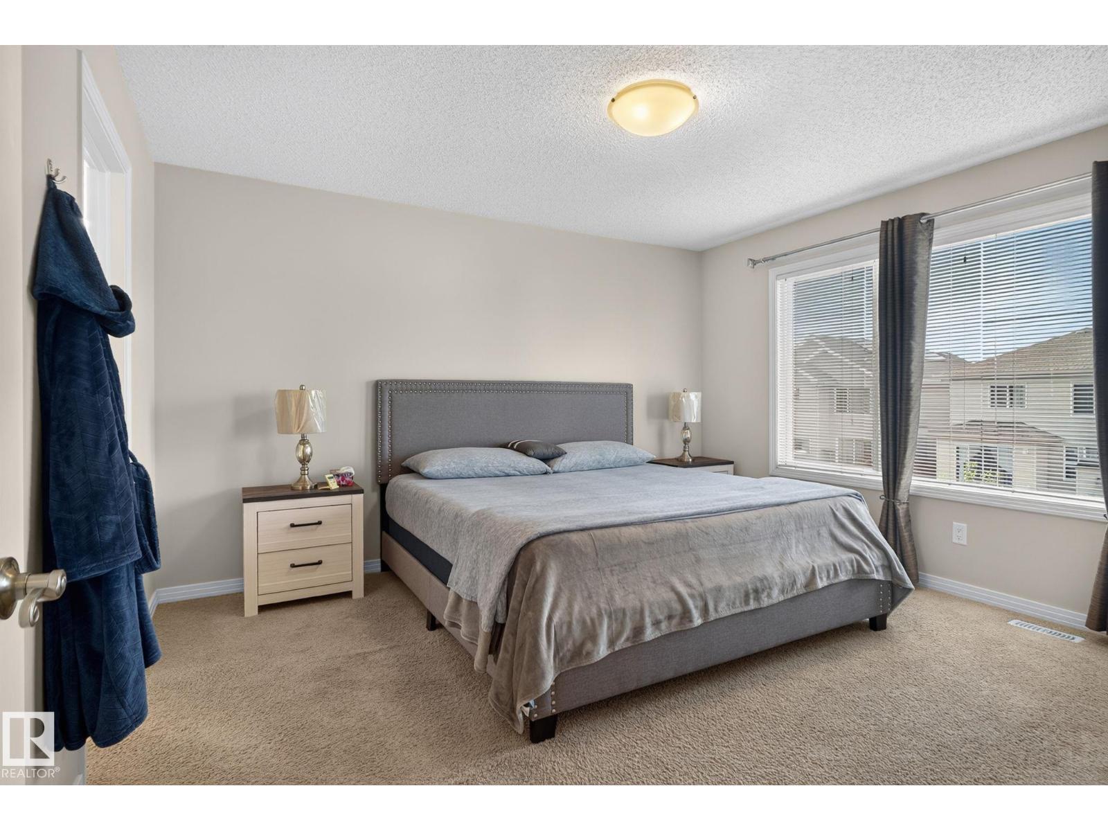 7858 170A Av Nw, Edmonton, AB