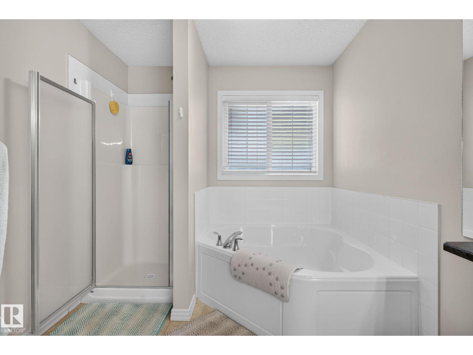7858 170A Av Nw, Edmonton, AB