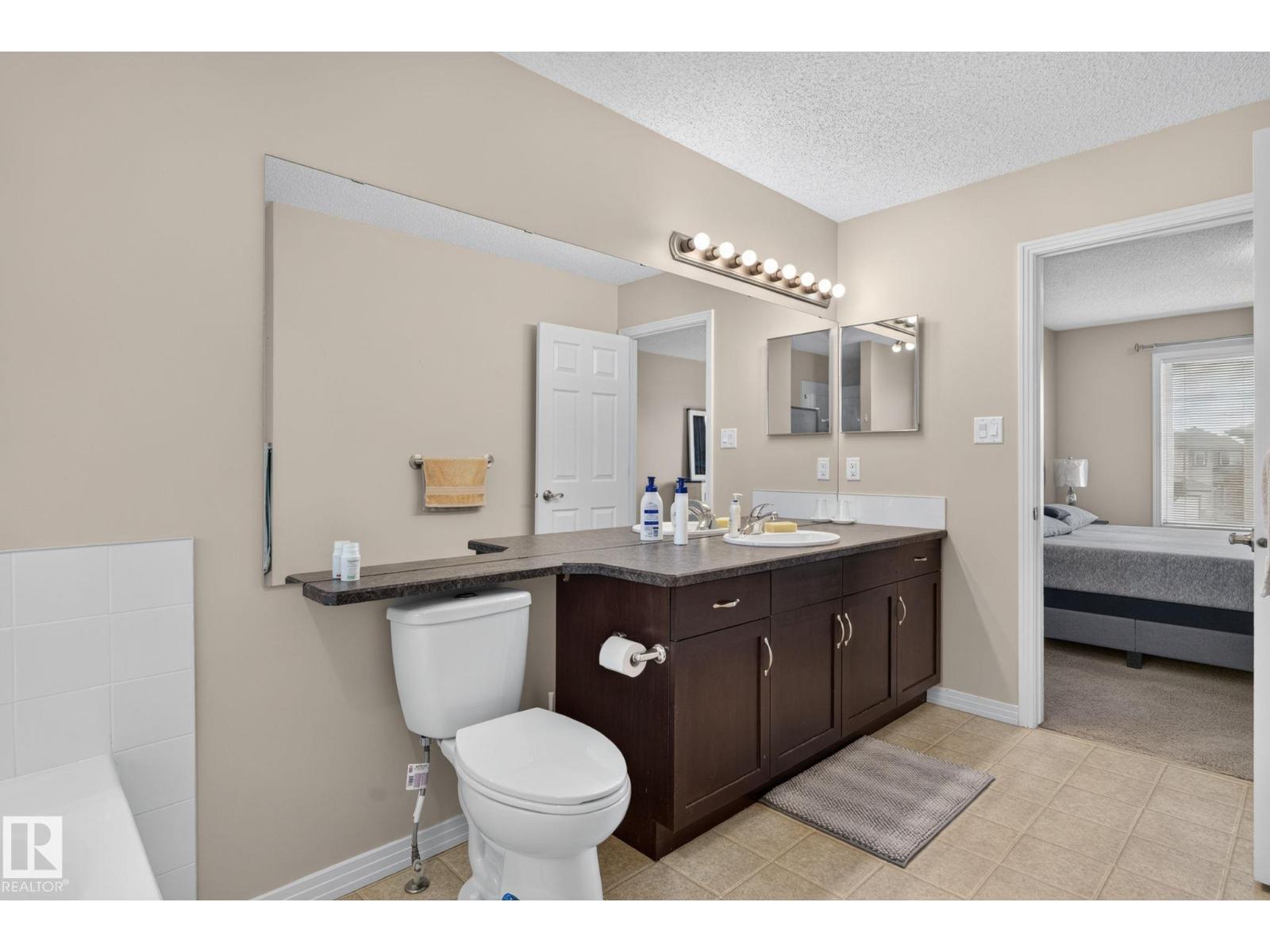 7858 170A Av Nw, Edmonton, AB