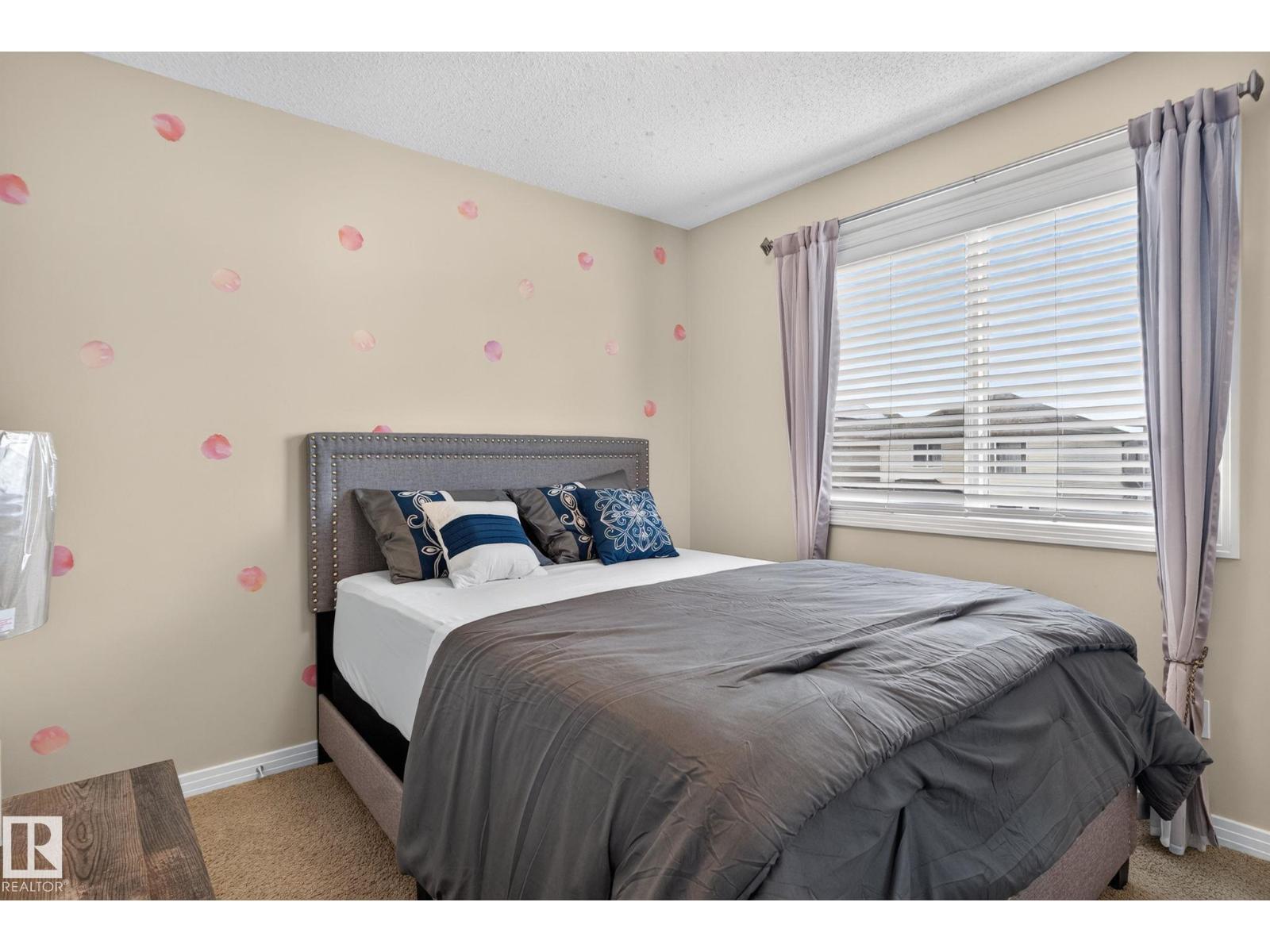 7858 170A Av Nw, Edmonton, AB