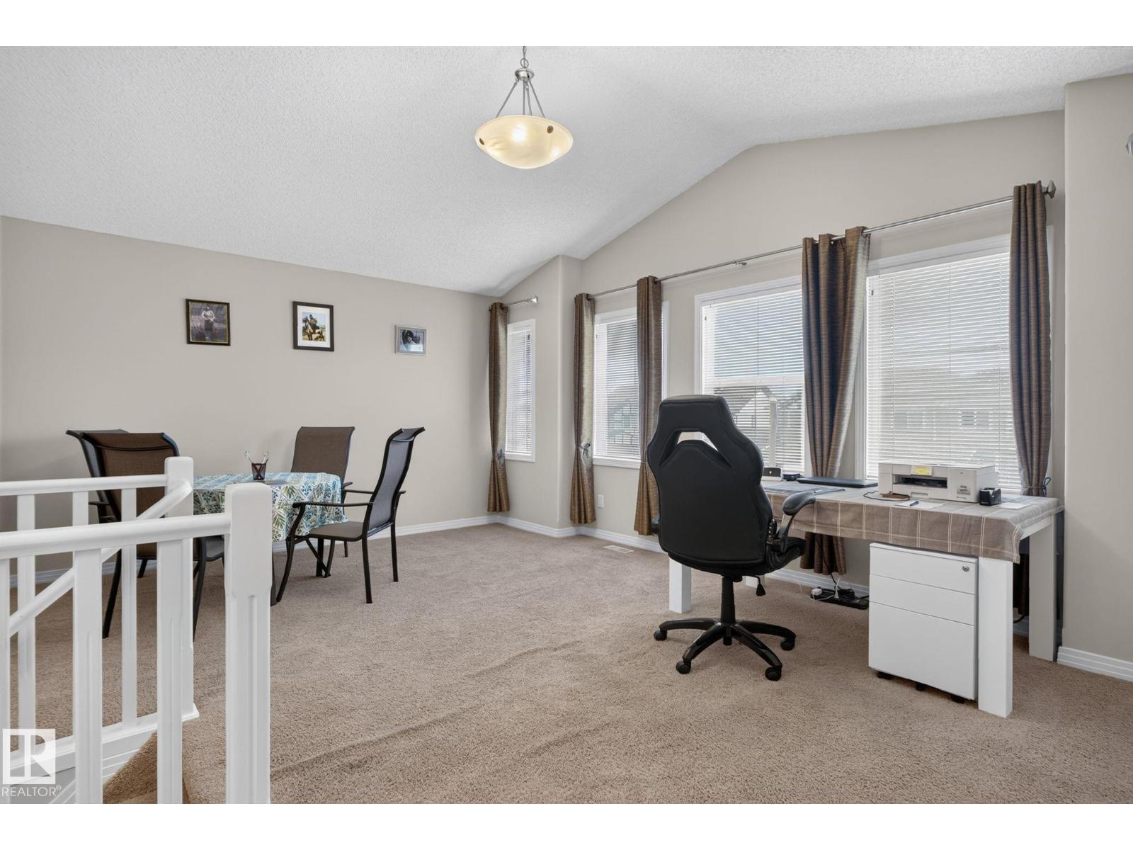 7858 170A Av Nw, Edmonton, AB
