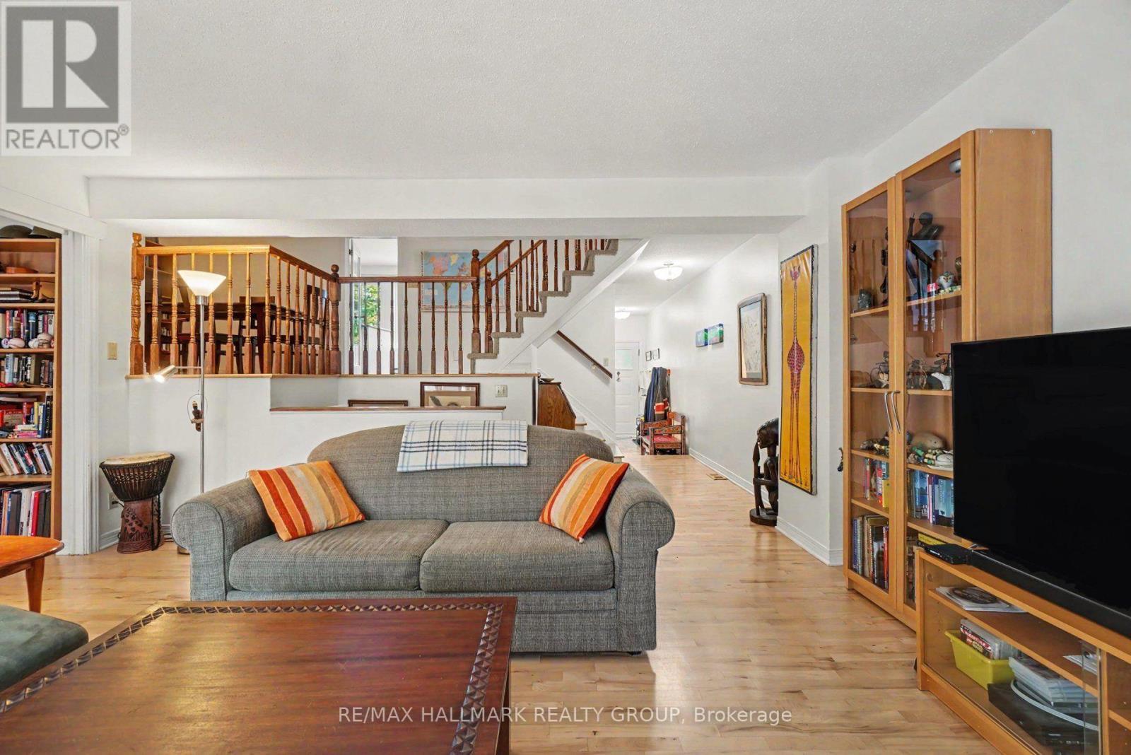 48 Dunbarton Court, Ottawa, ON