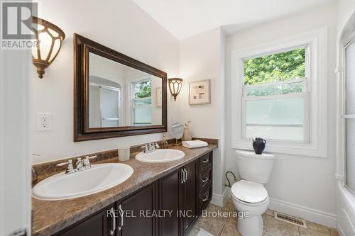 16 Carrington Court, Hamilton, ON 