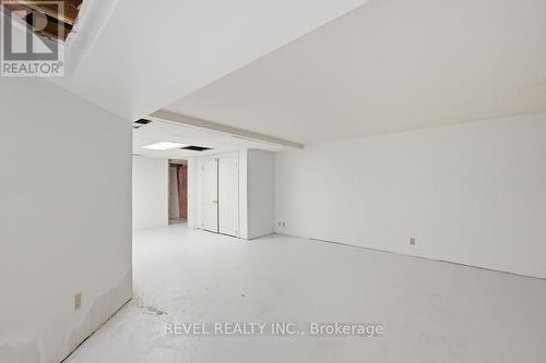 16 Carrington Court, Hamilton, ON 