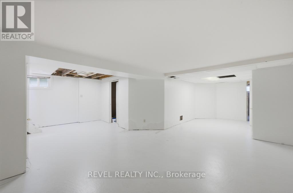 16 Carrington Court, Hamilton, ON