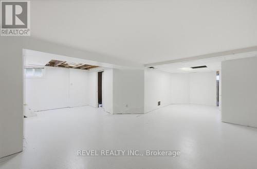 16 Carrington Court, Hamilton, ON 