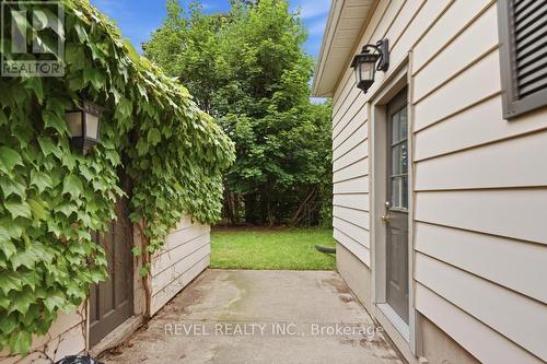 16 Carrington Court, Hamilton, ON 