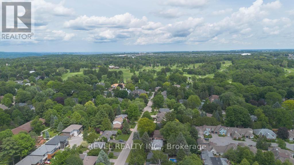 16 Carrington Court, Hamilton, ON
