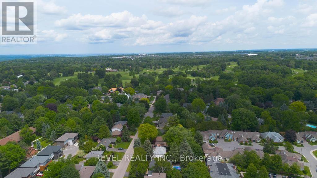 16 Carrington Court, Hamilton, ON