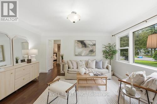 16 Carrington Court, Hamilton, ON 