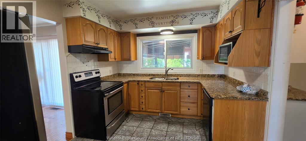 1050 Bartlet, Windsor, ON