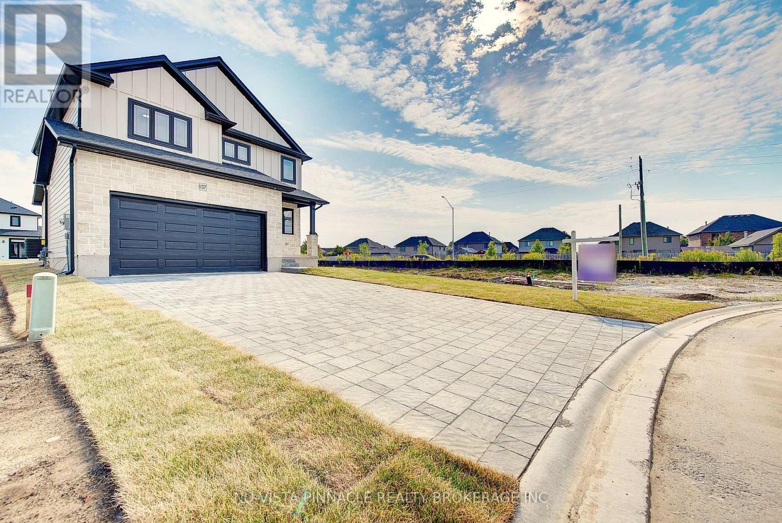 10 Woodmere Path, Middlesex Centre (Ilderton), ON