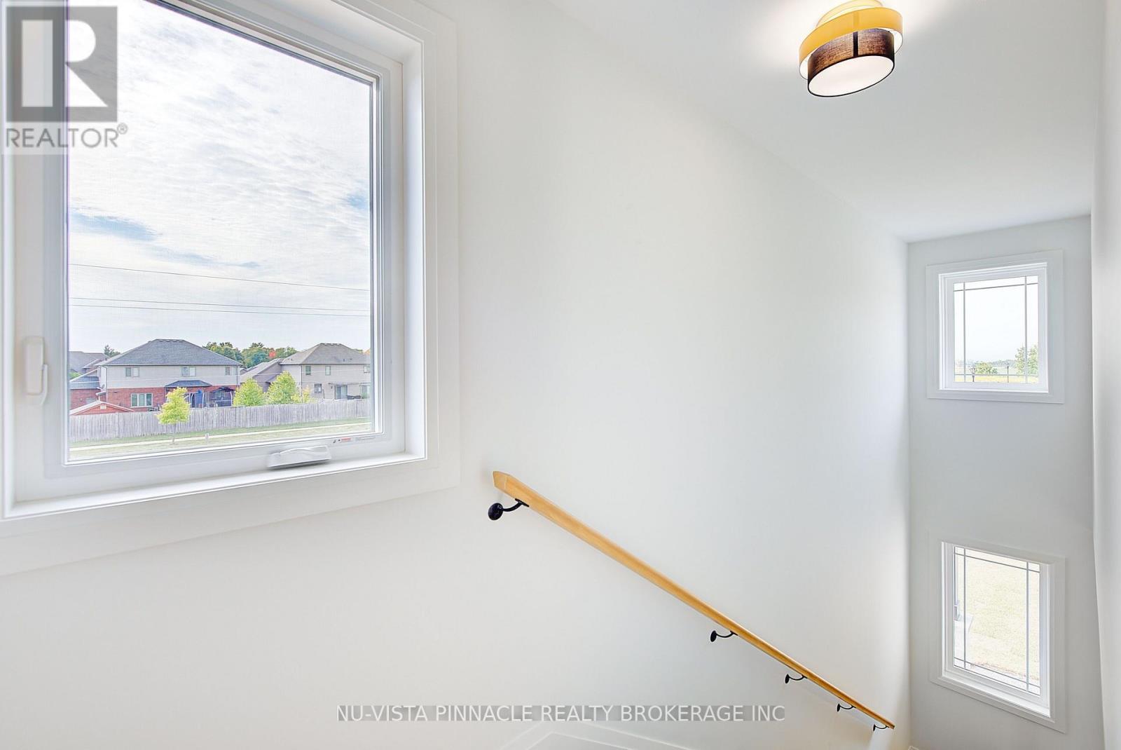 10 Woodmere Path, Middlesex Centre (Ilderton), ON