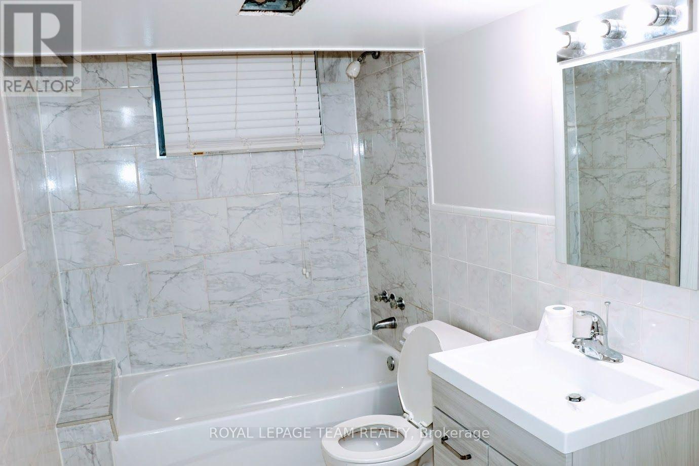 1220 Dorchester Avenue, Ottawa, ON