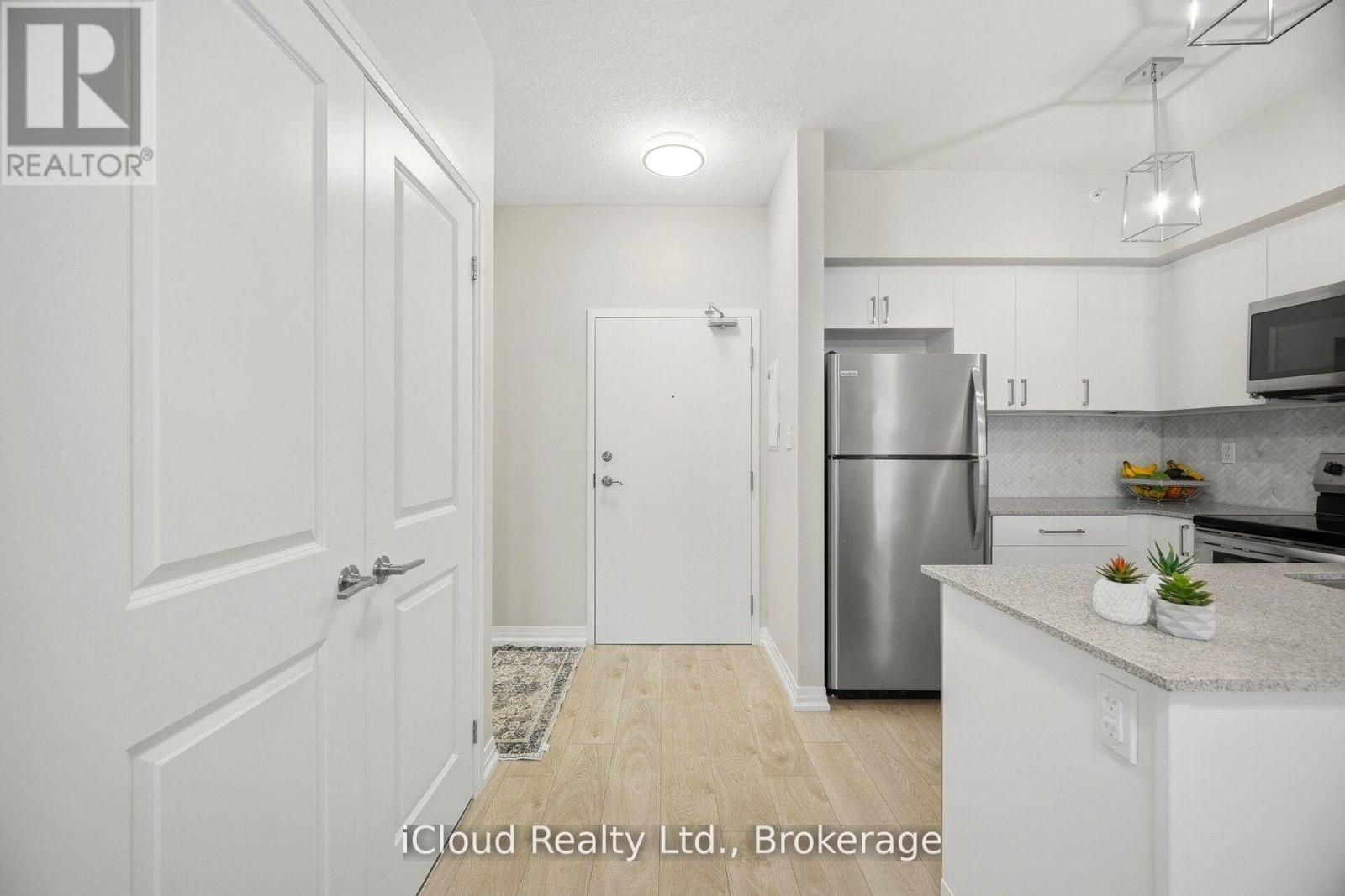 208 - 295 Cundles Road E, Barrie, ON