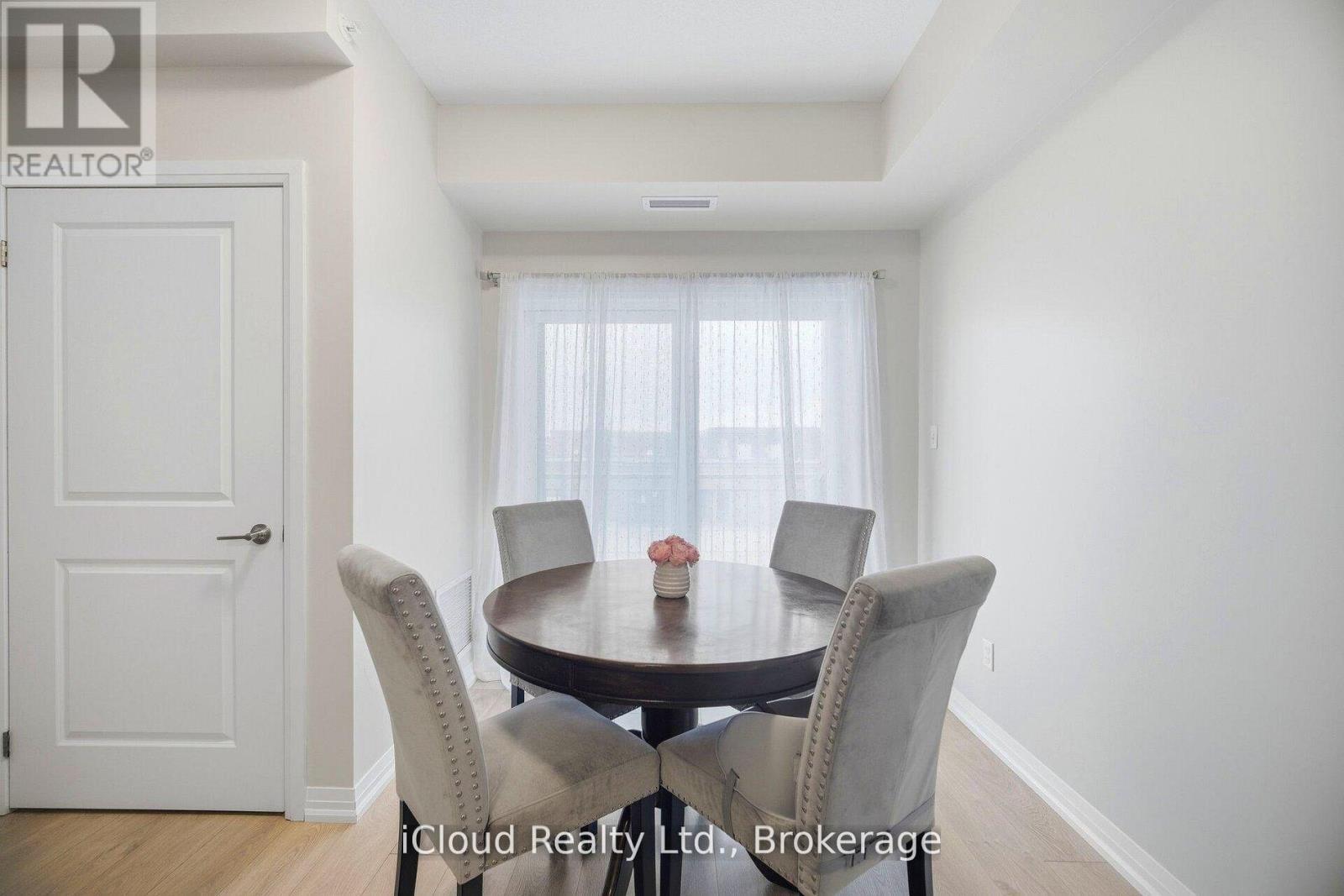 208 - 295 Cundles Road E, Barrie, ON