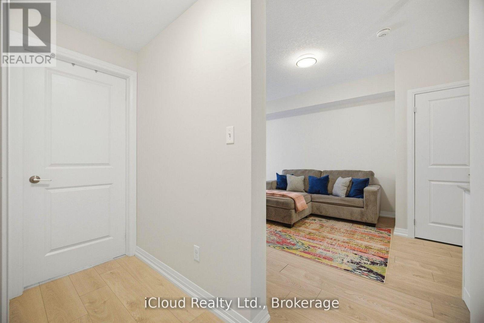 208 - 295 Cundles Road E, Barrie, ON
