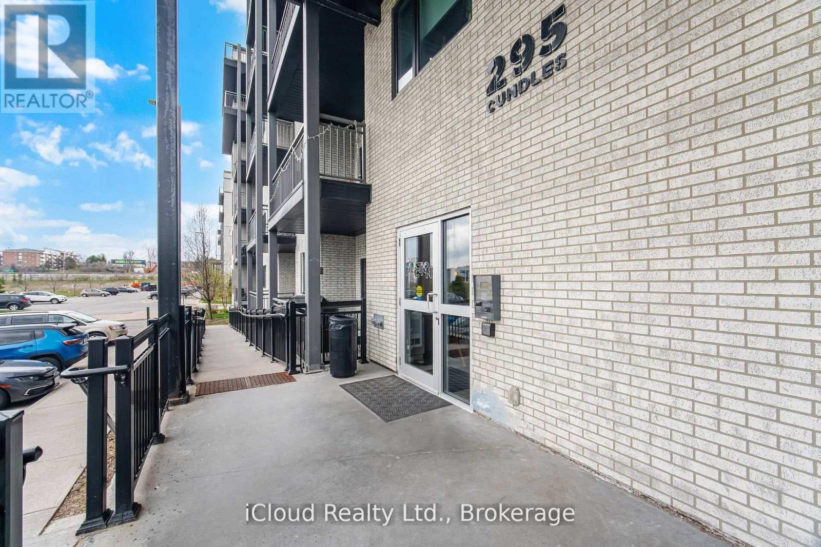 208 - 295 Cundles Road E, Barrie, ON