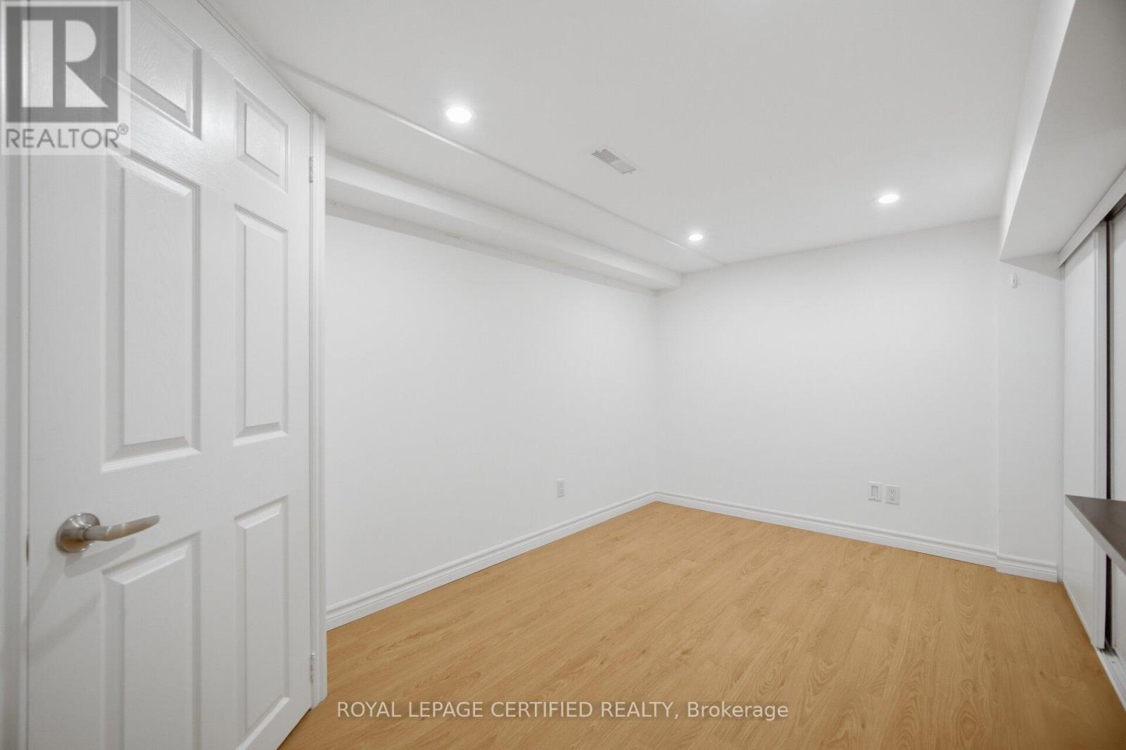 3555 Eglinton Avenue, Mississauga, ON